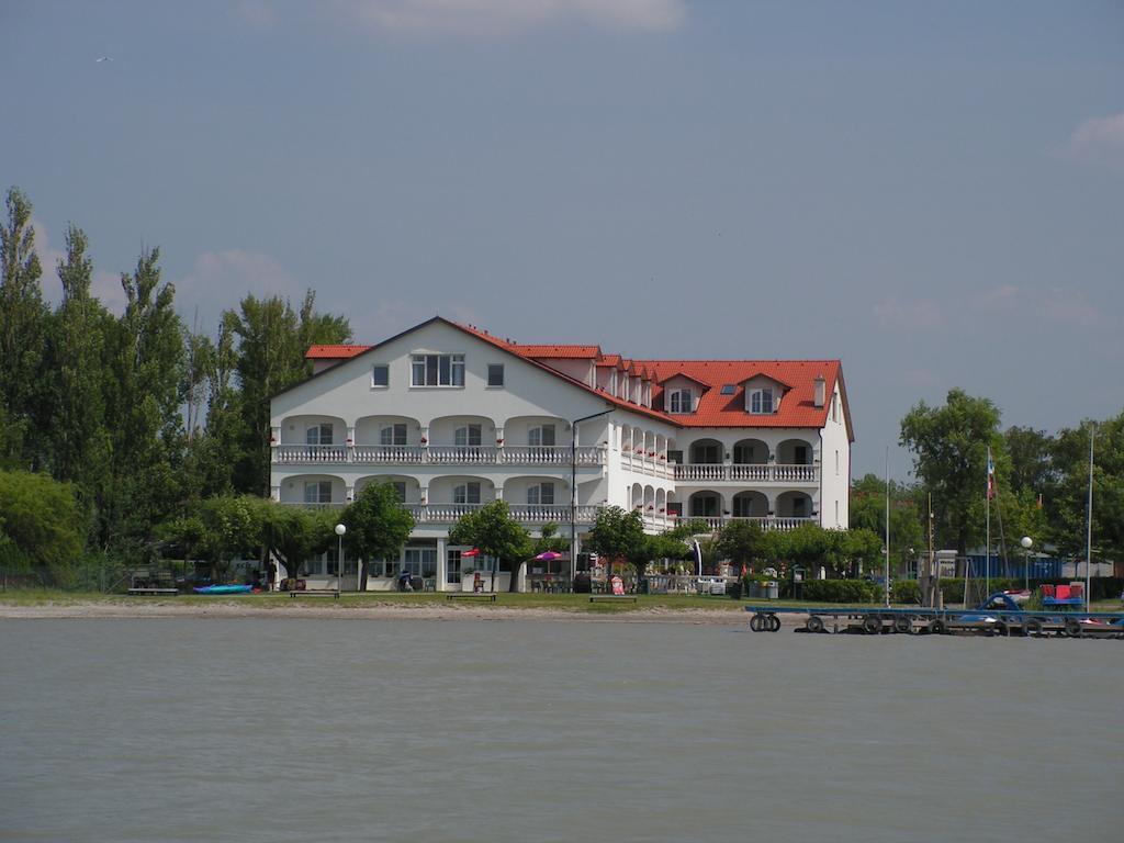 Seehotel Herlinde Podersdorf am See Exterior foto